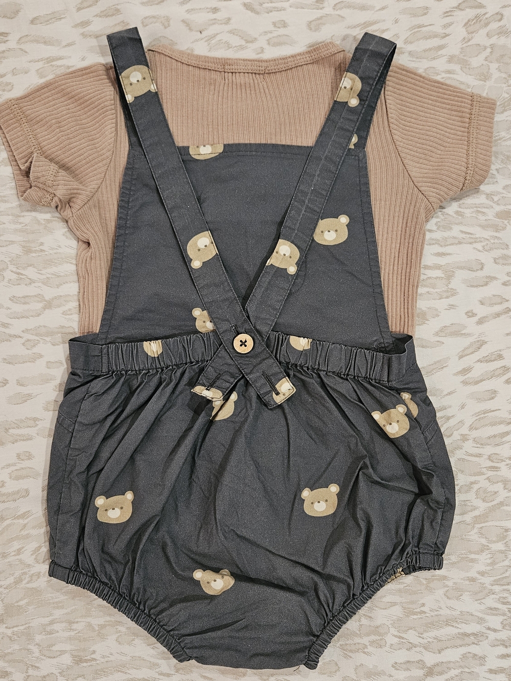 Jamie Kay Bear Print Shortalls with Tan Henley Tee Sz 3 - Picture 2 of 4
